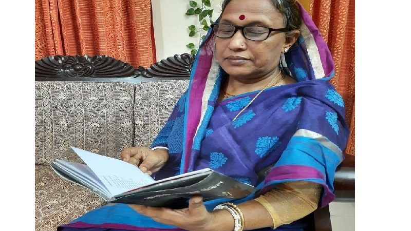 অ র্চ না  মা লা কা র